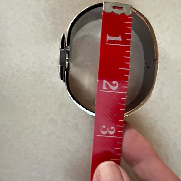 NWOT Red and Silver Large ‘H’ bracelet with clic style close - Picture 5 of 5